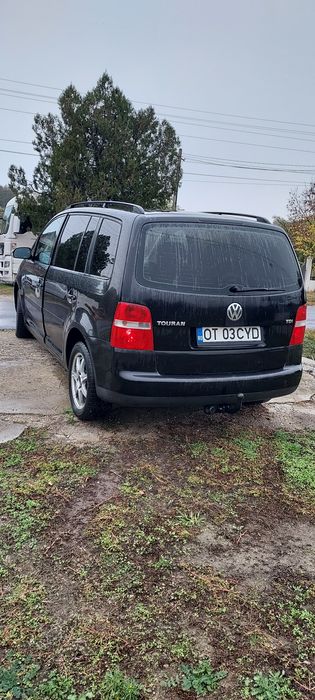 Vând Volkswagen Touran