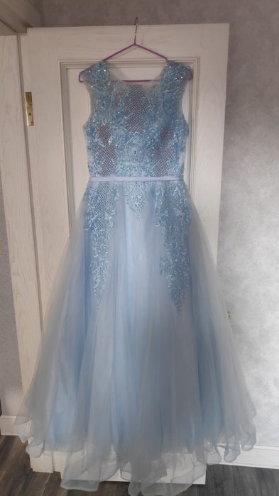 Продам нарядное вечернее платье