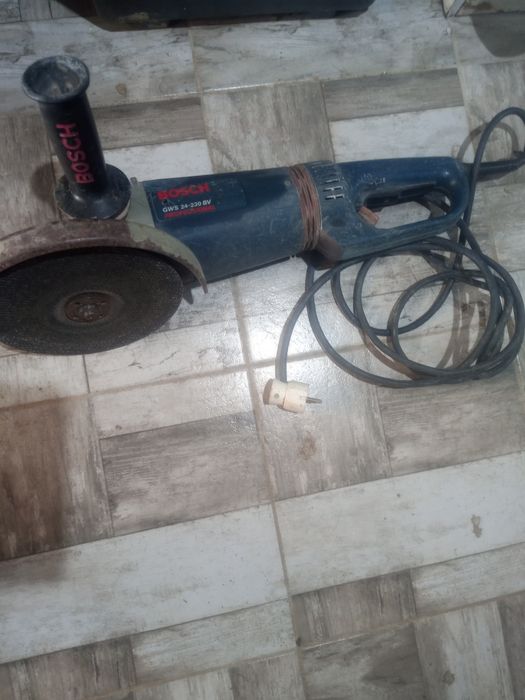 Scule pentru șantier/uz caznic