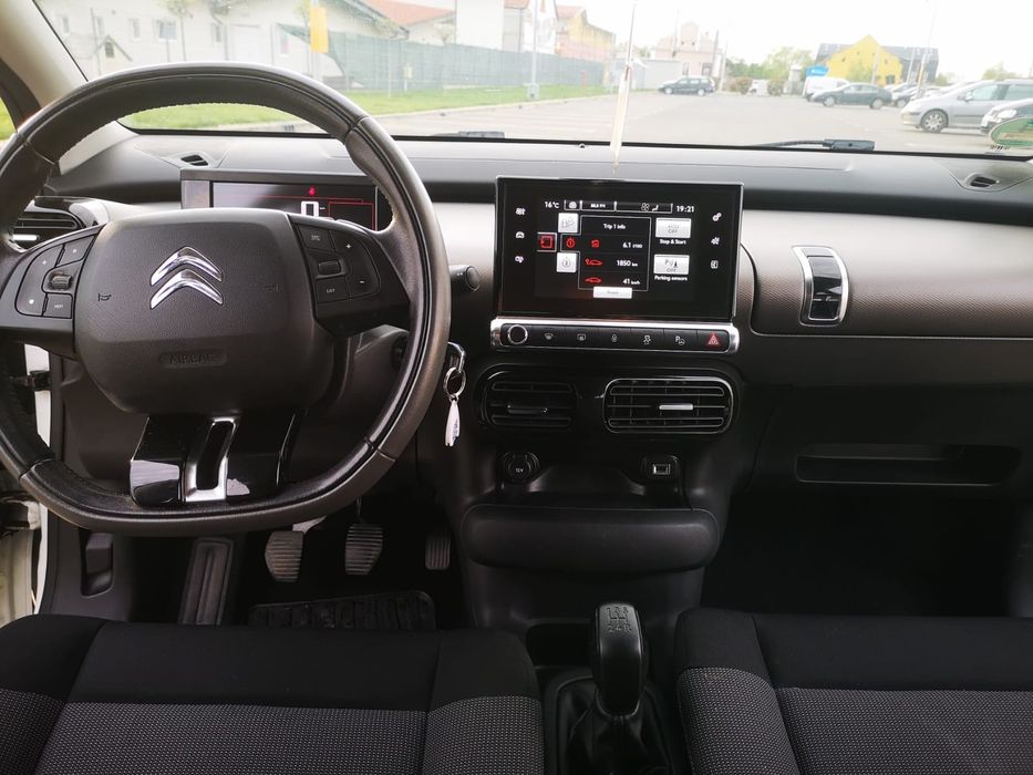 Vând Citroen C4 Cactus