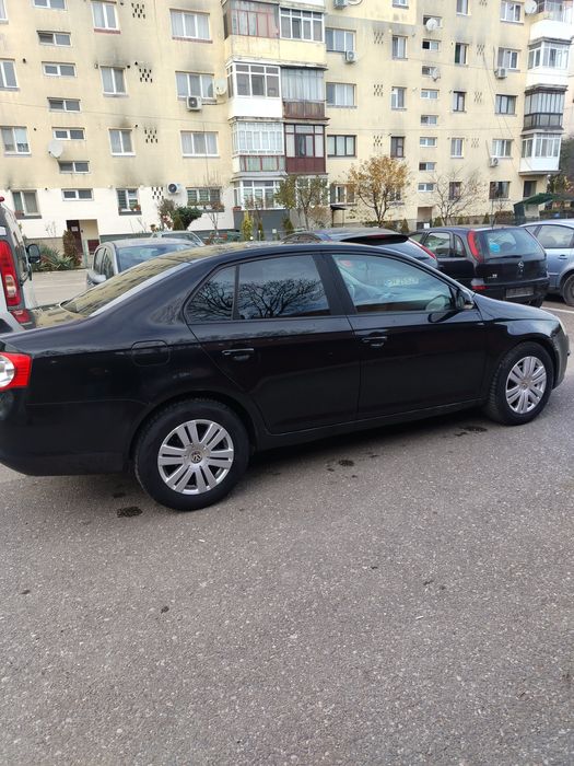 Vând  wv jeta 1.6 benzina toate actele la  zi ofer fiscal ..negociabil