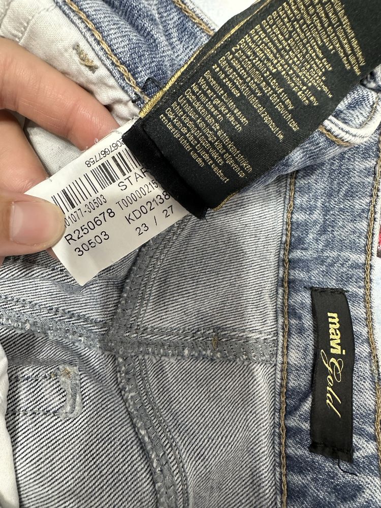 Дънки от Zara, Stradivarius и Mavi
