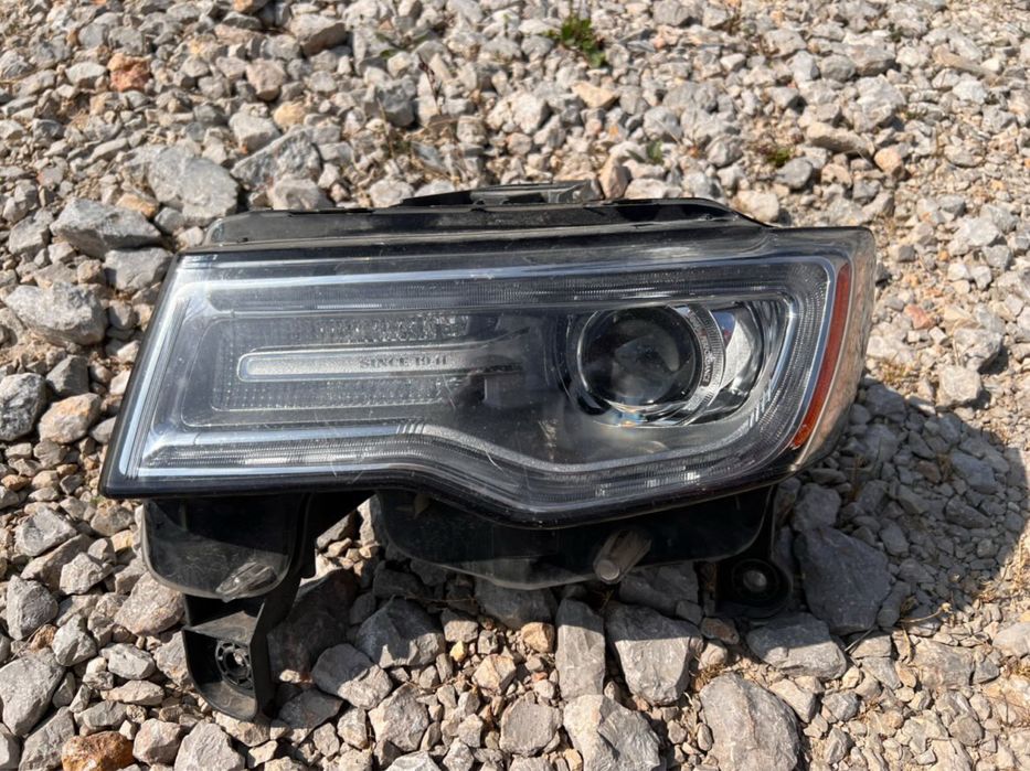 Преден ляв фар - Jeep Grand Cherokee 2014