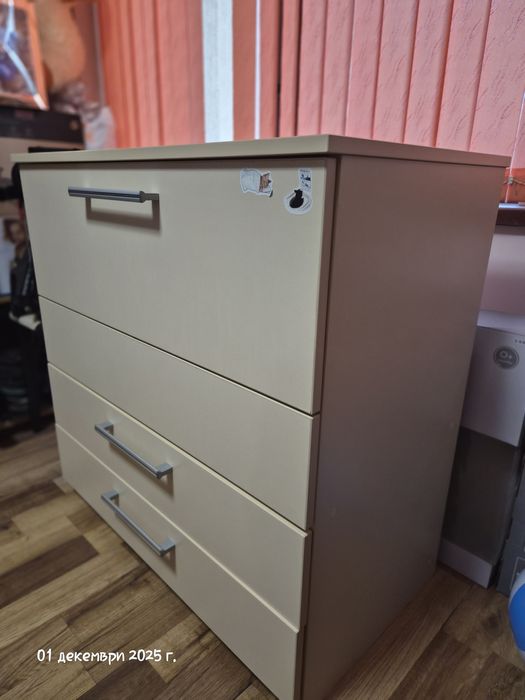 Скрин подходящ за спално бельо