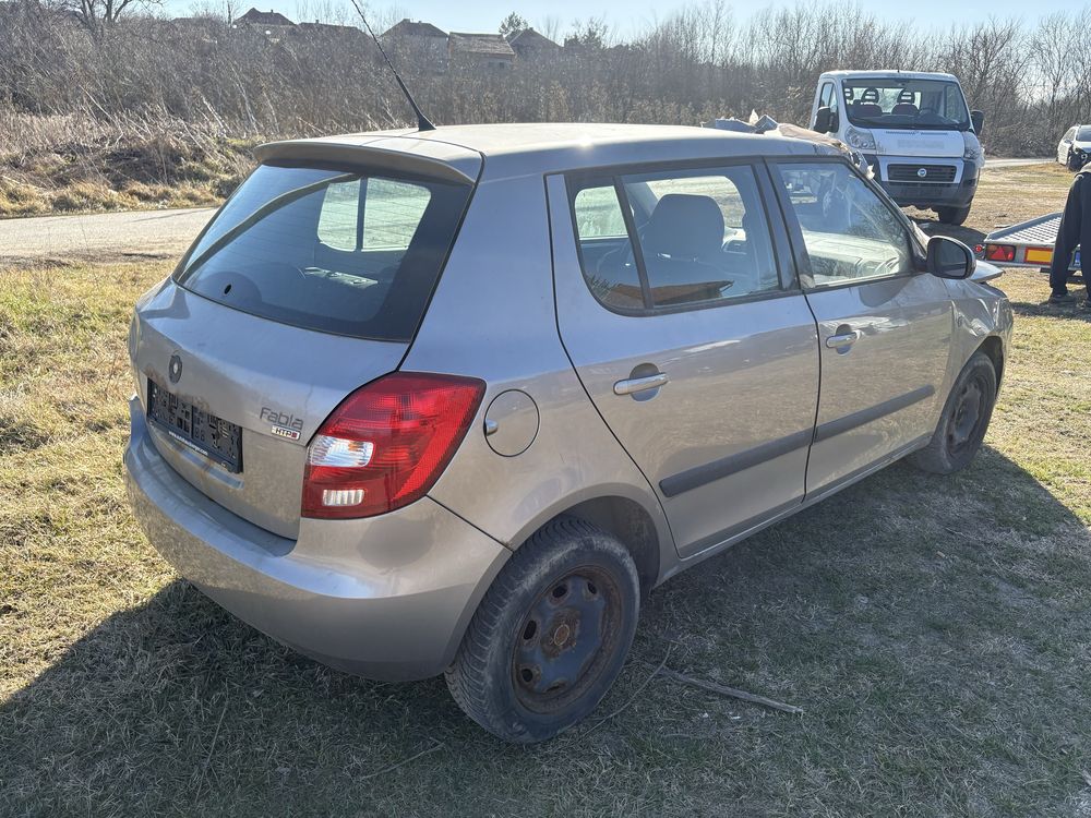Skoda fabia 1.2 i на части