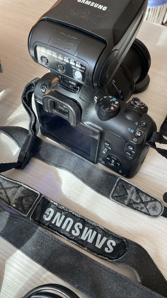 Camere foto Samsung NX10