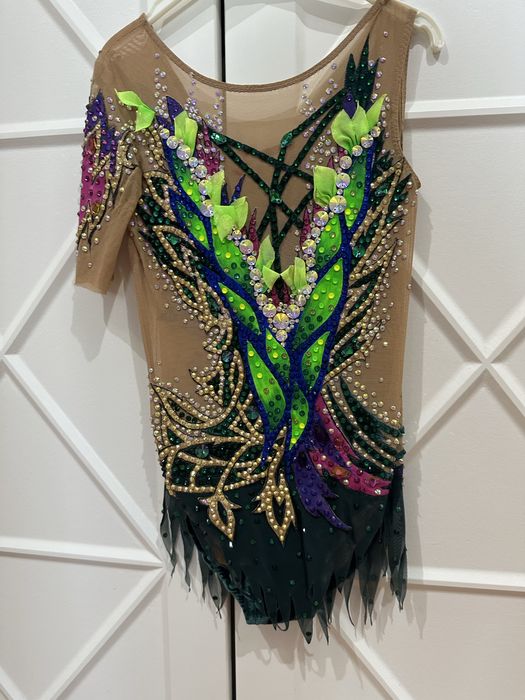 Продам купальники для художественной гимнастики