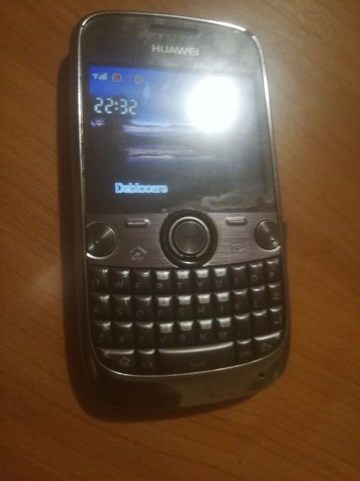 Telefon huwaei cu butoane liber de retea