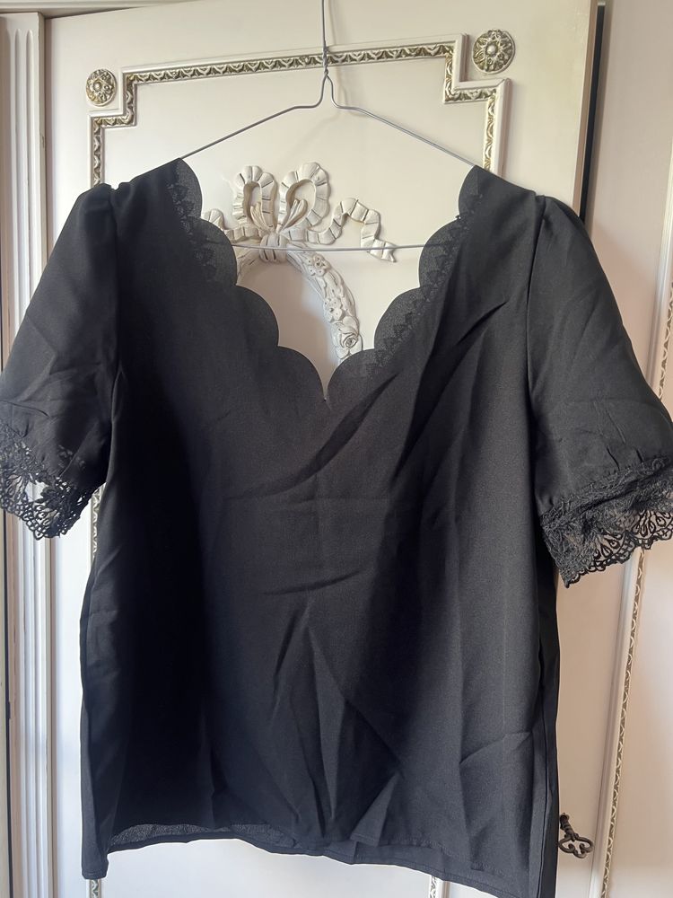 Bluza Neagra Eleganta