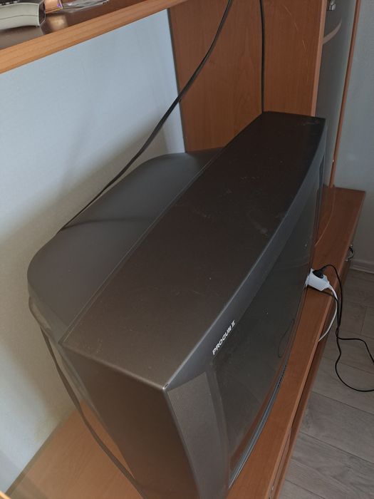 Продам телевизор 10000