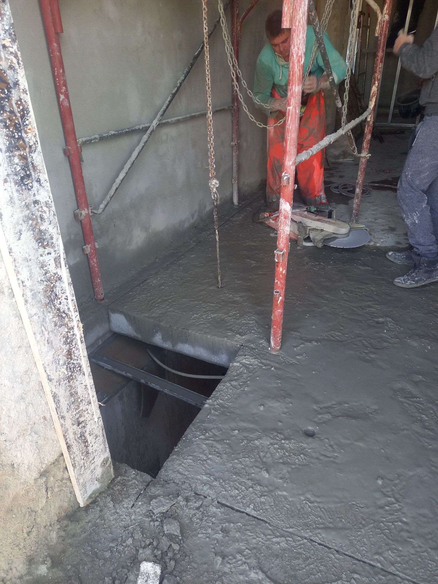 Taiat Decupare Taiere Pereți Beton armatDecopertare Gresie-F CONSTANTA