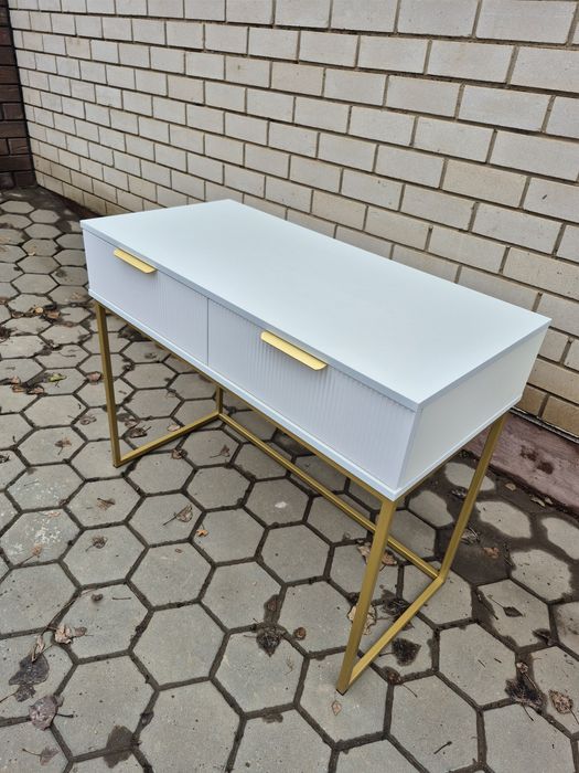 Туалетный столик, консоль