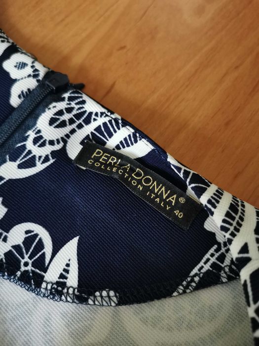 Rochie bleumarin cu alb