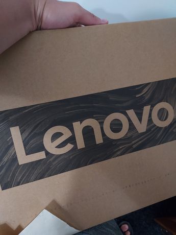 Laptop NOU (Sigilat) Lenovo, Intel i3, 15.6", Full HD, 8 GB, SSD 256