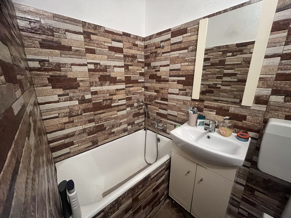 Inchiriez garsoniera pod Gradiste -Podgoria