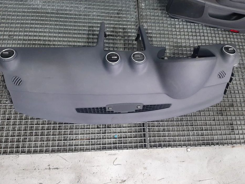 plansa bord albastra audi a3 8p