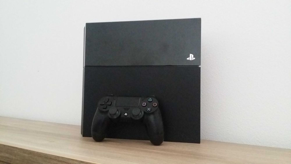 Playstation 4 modat