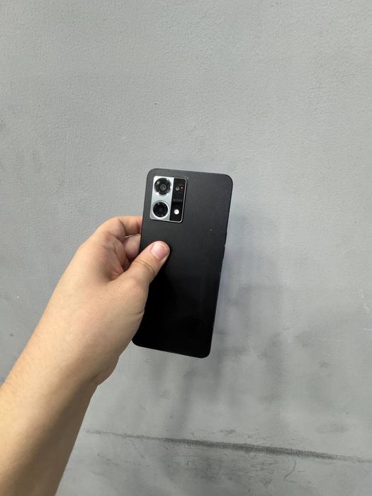 Oppo reno 7  sotiladi