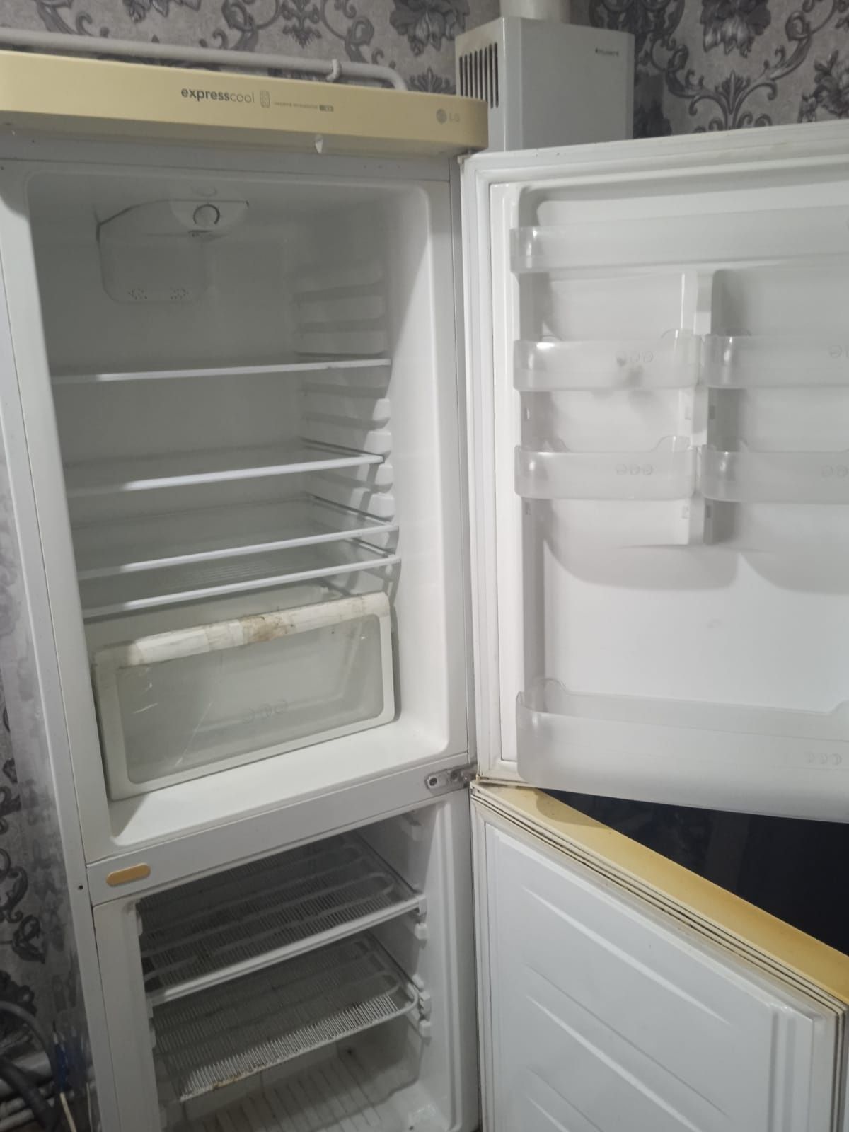 Продам холодильник Lg