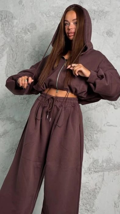 Продам костюм женский