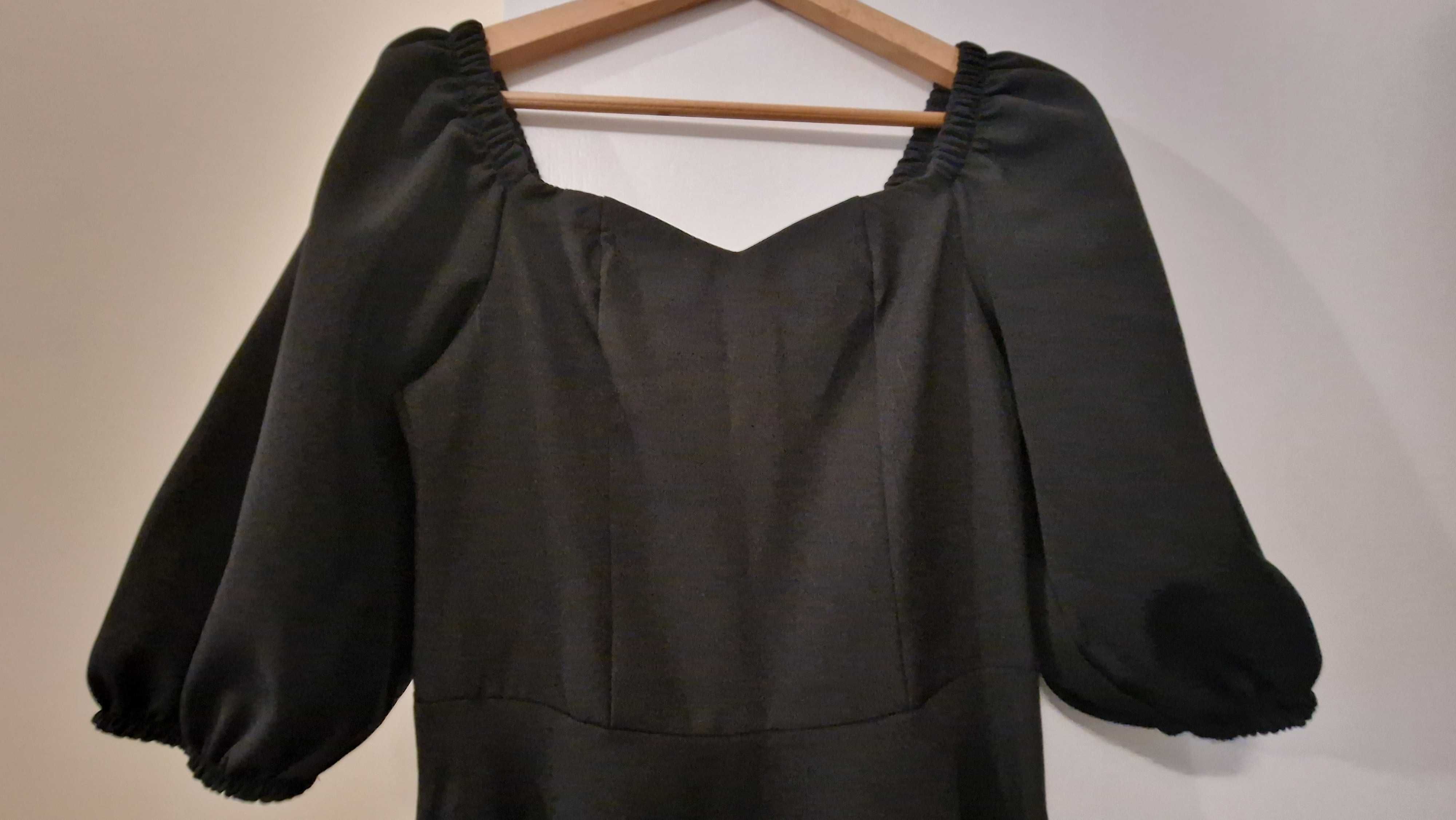 Rochie neagra, 38