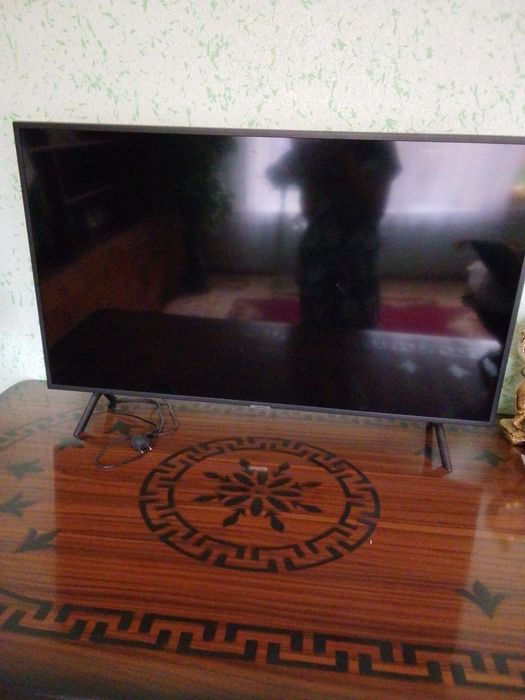Televizor sotiladi