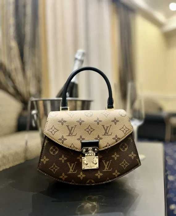 Geanta Louis Vuitton Tilsitt, Monogram Bicolor, 24 cm