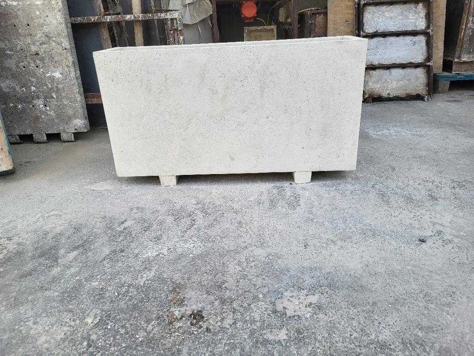 Jardiniere masive artizanal