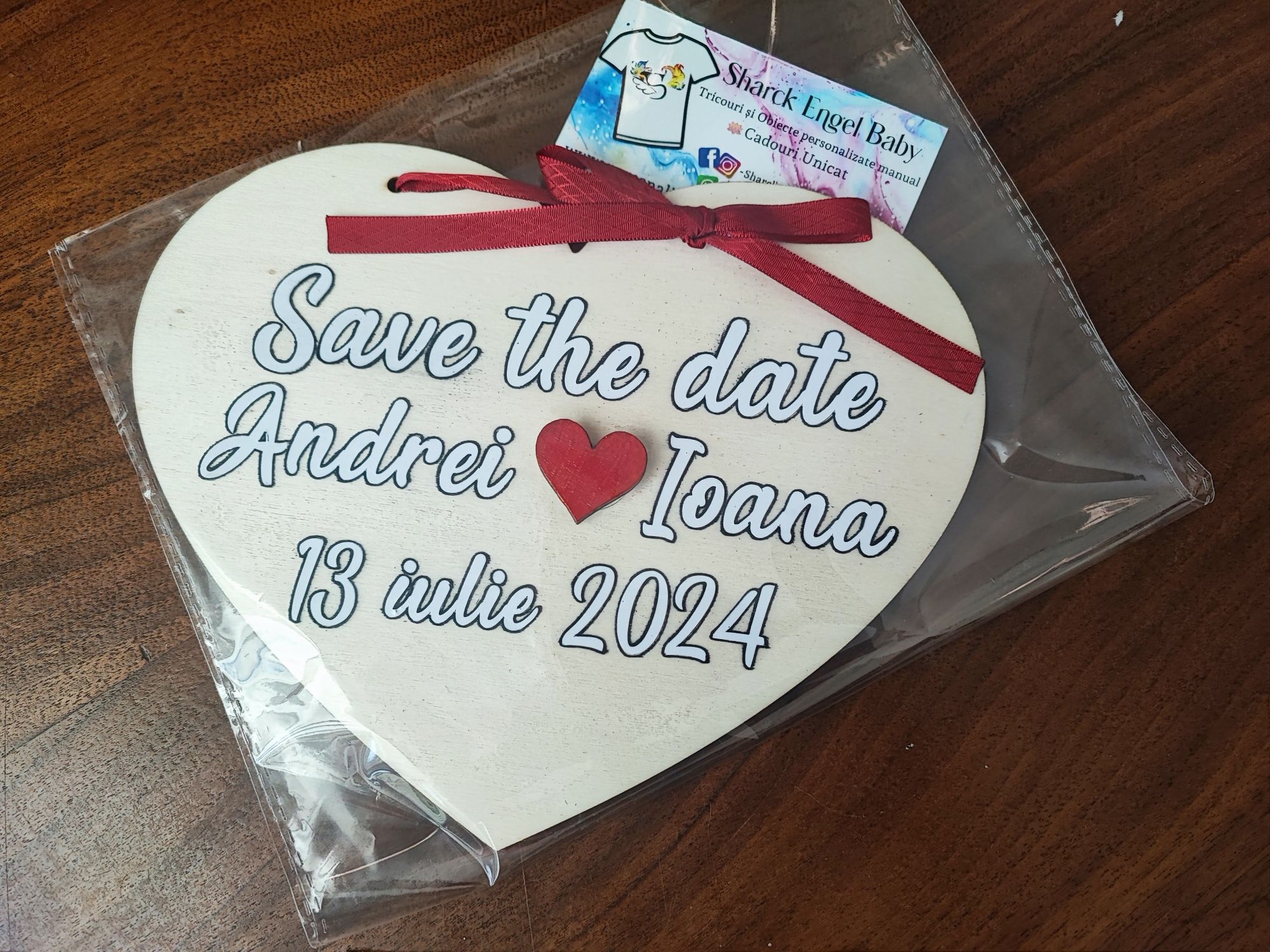 Panou Save the Date Pahare Tricouri Cutiuță Verighete Nunta Botez