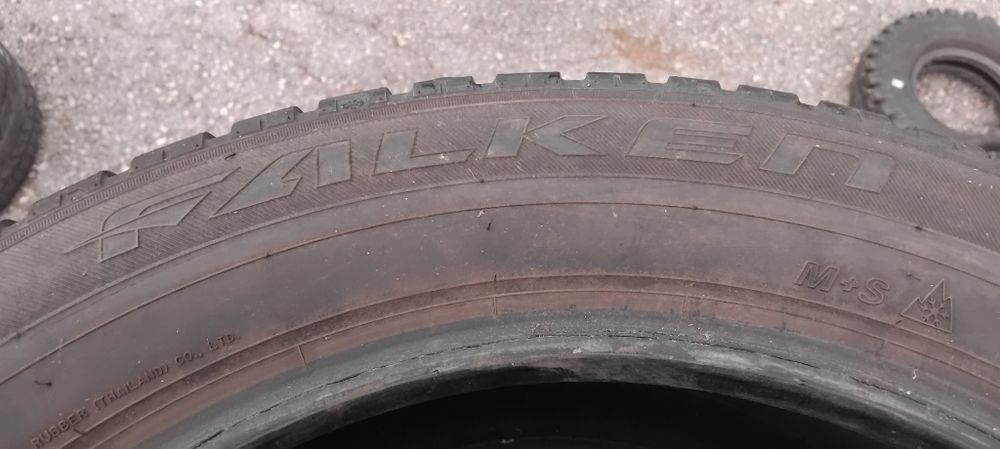 Гуми 215 60 16 Фалкен Falken 4 броя+. Нов внос. Като нови!