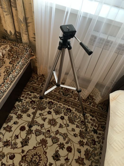 Продам штатив в хорошем состоянии