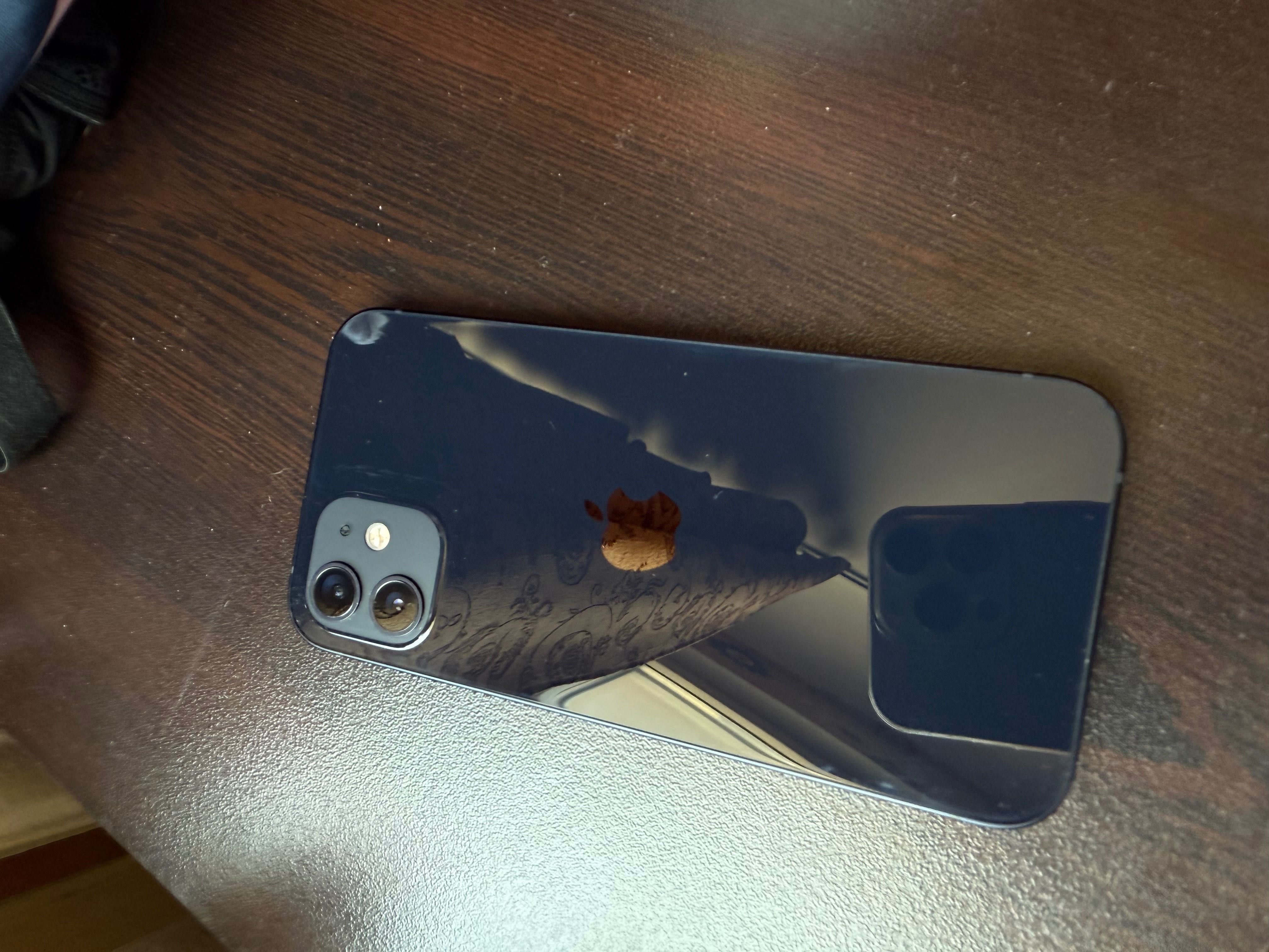 iPhone 12 (с гаранция)