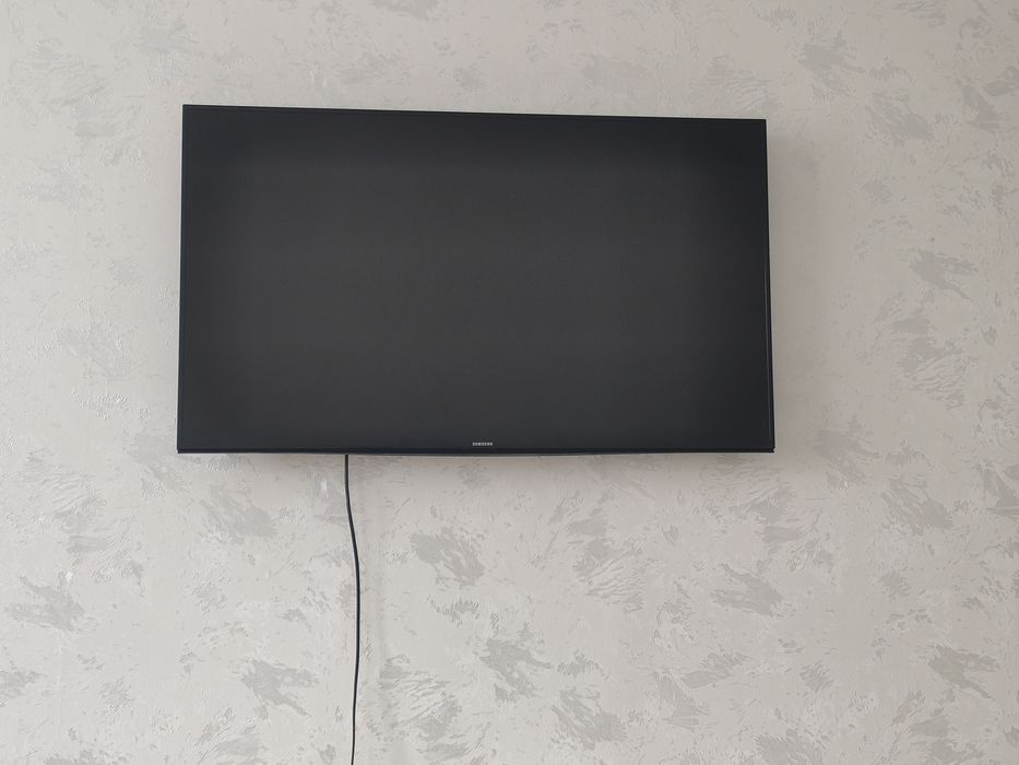 Продам телевизор Самсунг smart tv