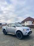 Mitsubishi l200.