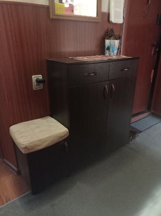 Тумба с пуфом под обувь