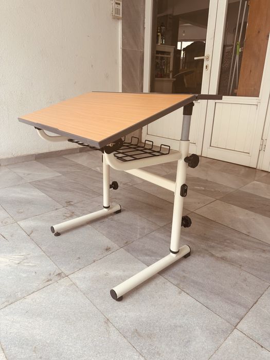 Ергономично регулируемо бюро Германия/Скандинавия