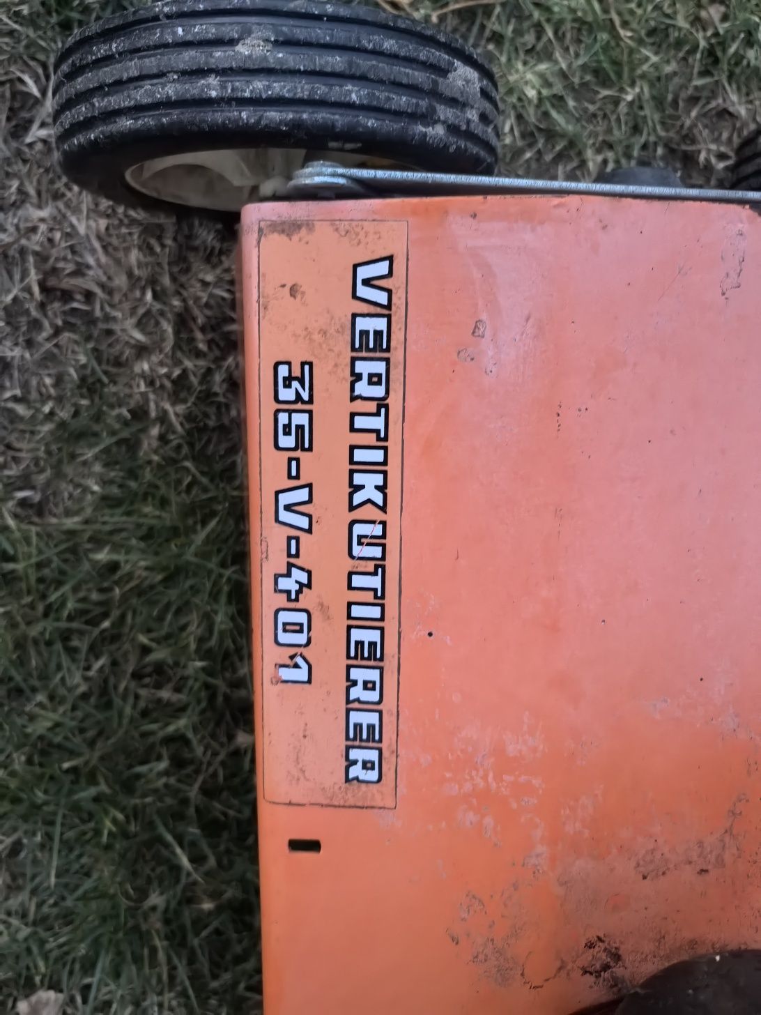 VERTIKUTIERER 35-V-401 Бензинов аератор Вертикулатор