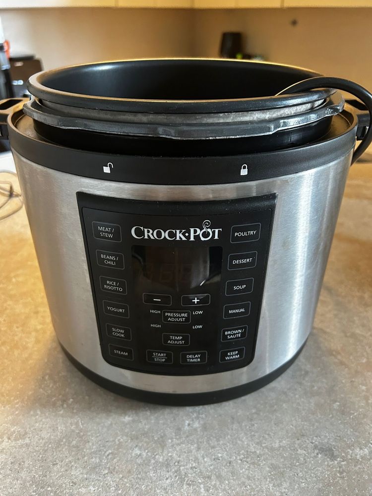 Multicooker cu gatire sub presiune Crock-Pot Express CSC051X