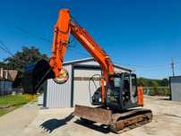 Excavator senile cu lama Hitachi ZX 135, an 2010, 15 tone, 3 cupe, TOP