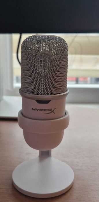 Микрофон HyperX SoloCast, бял