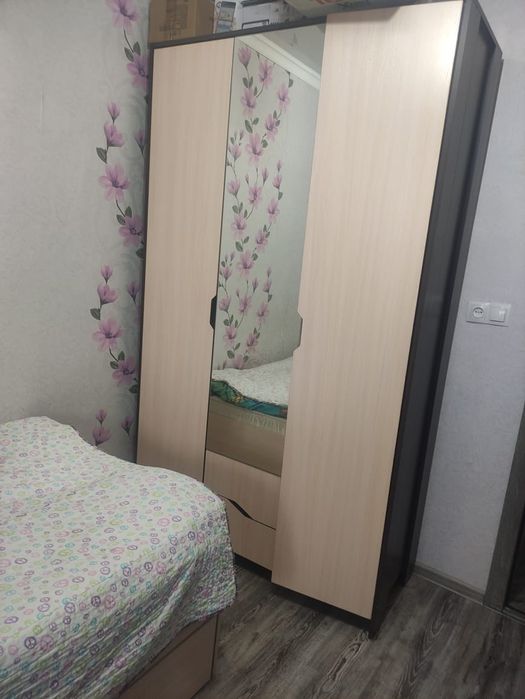 Продам спальный гарнитур.