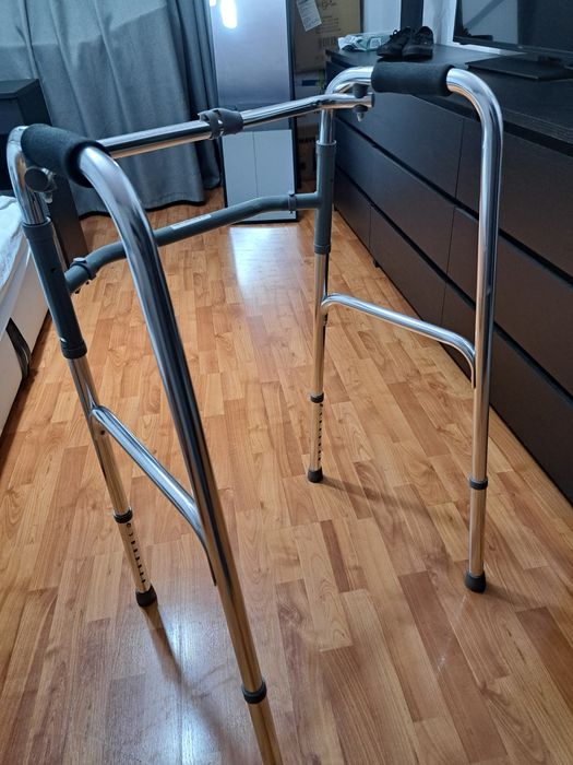 Cadru pliabil de mers