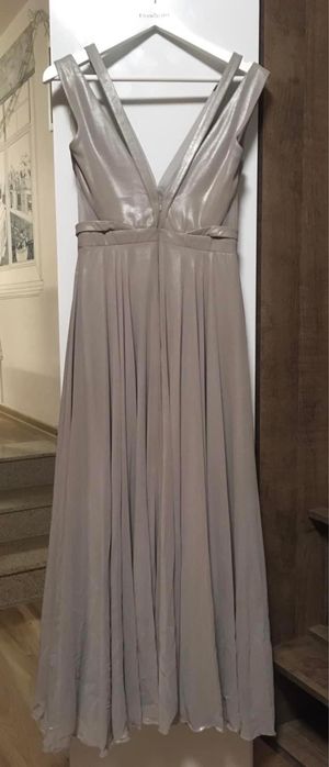 вечерна рокля за повод