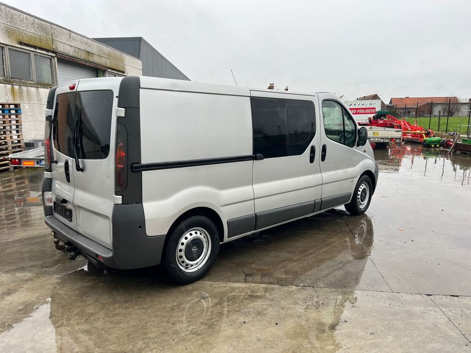 Opel Vivaro Maxi 2004 2.5