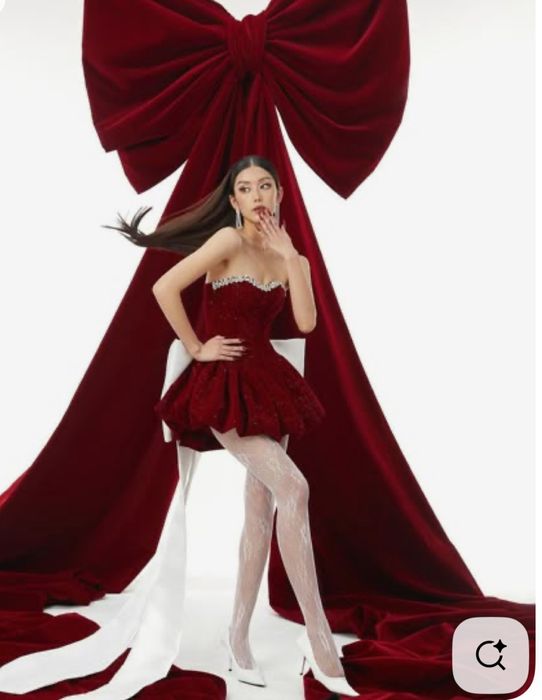 Продам платье новогодние