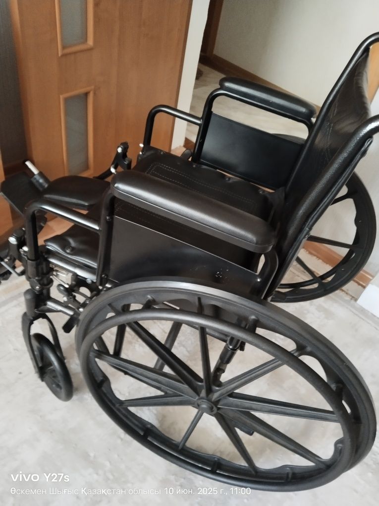 Продам инвалидную каляску,