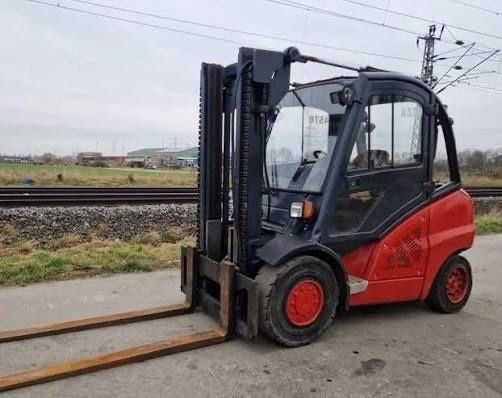 Vand / inchiriez stivuitoare 1,6t palna la 12 tone