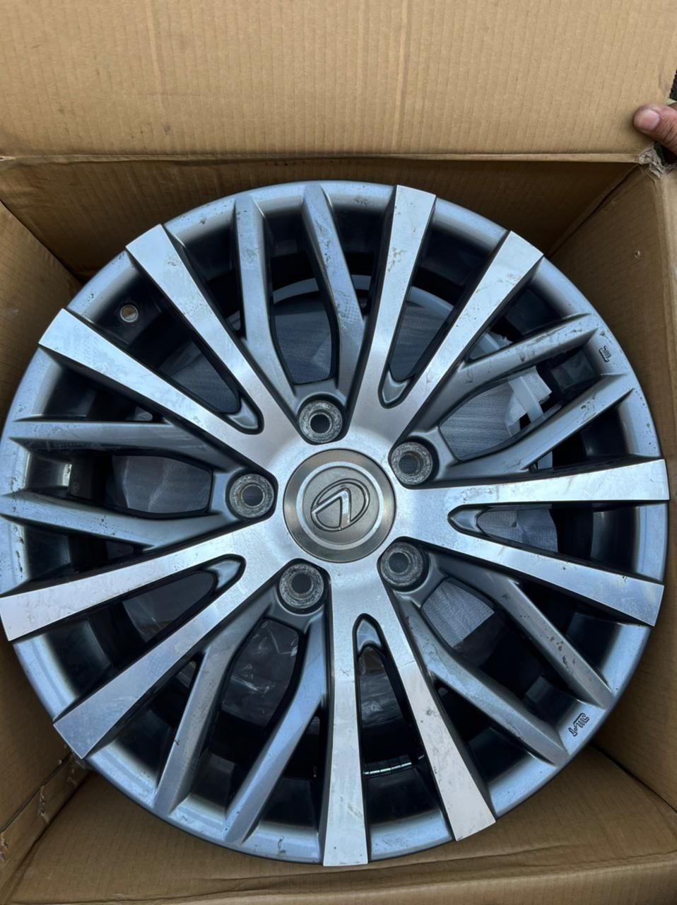 Диска Lexus 570.