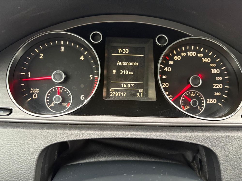 VOLSKWAGEN PASSAT 1.6 TDI / 105 CP / 2012/ Accept variante!