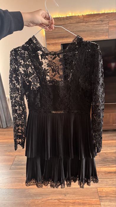 Малка черна рокля Zara